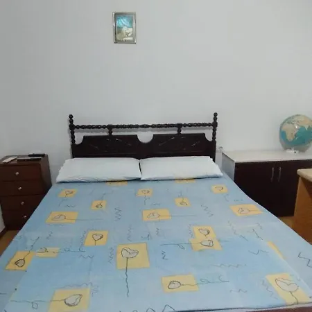 Lili's House Tatil Evi Delvine