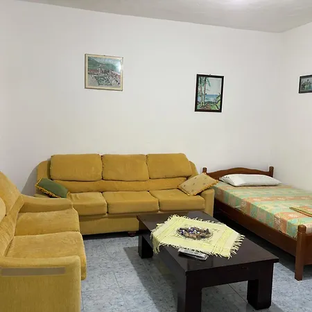 Lili's House Delvine