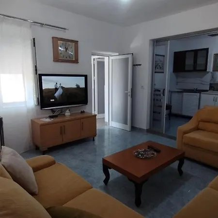 Lili's House * Delvine
