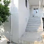 Lili's House * Delvine