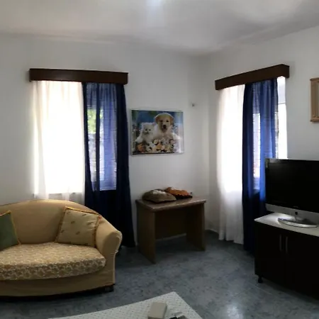 בית נופש Lili's House Delvine