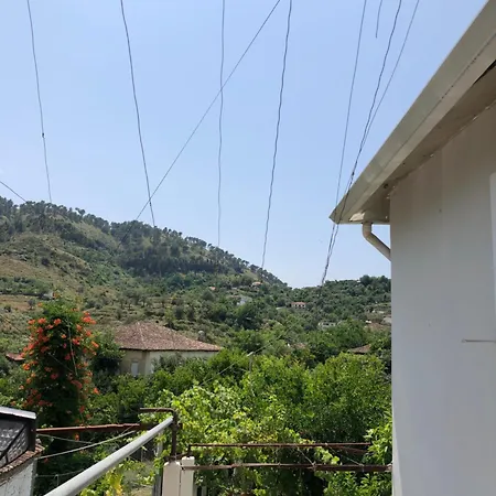 Lili's House Delvine