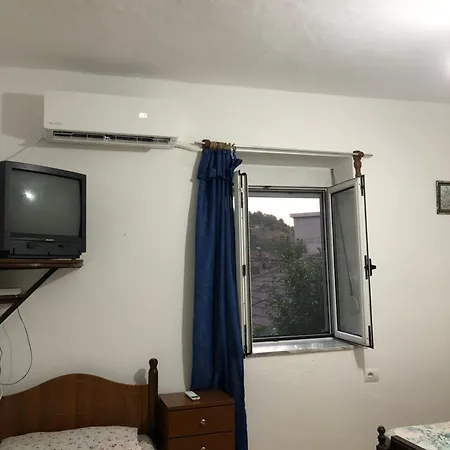 Lili's House Delvine