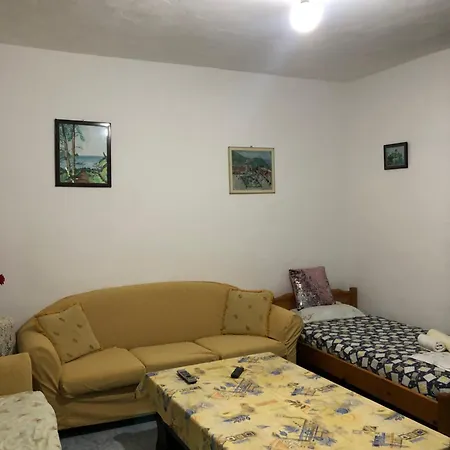 Lili's House * Delvine