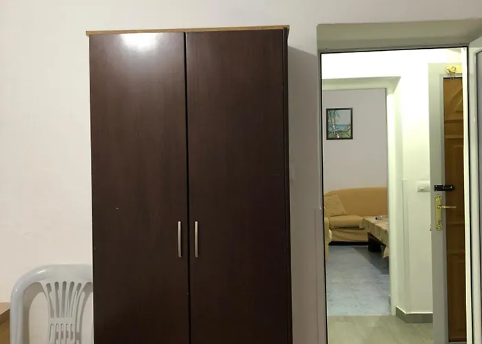 Lili's House 펜션 Delvine